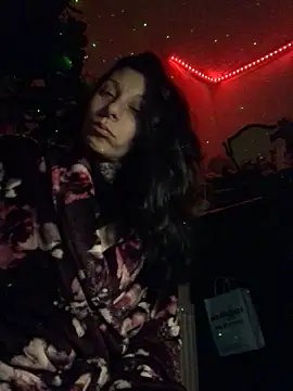 Snapshot of DarkAngelz1 chatting on 12/23/25, 03:59 DarkAngelz1 online show from 12/23/25, 03:59