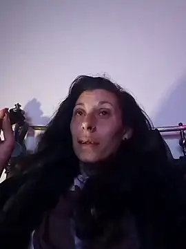 Snapshot of DarkAngelz1 chatting on 04/14/26, 01:33 DarkAngelz1 online show from 04/14/26, 01:33