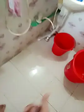 Snapshot of zim200 chatting on 10/10/25, 08:46 zim200 online show from 10/10/25, 08:46