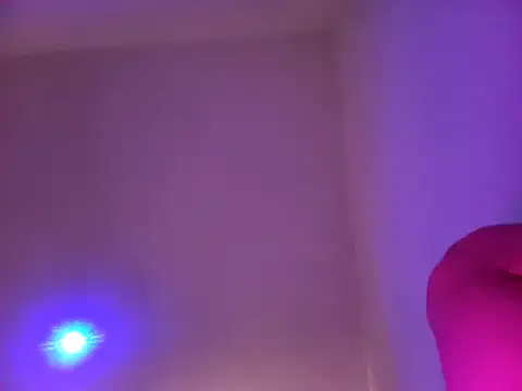 Snapshot of YourDevilGirl_ chatting on 10/26/25, 07:42 YourDevilGirl online show from 10/26/25, 07:42