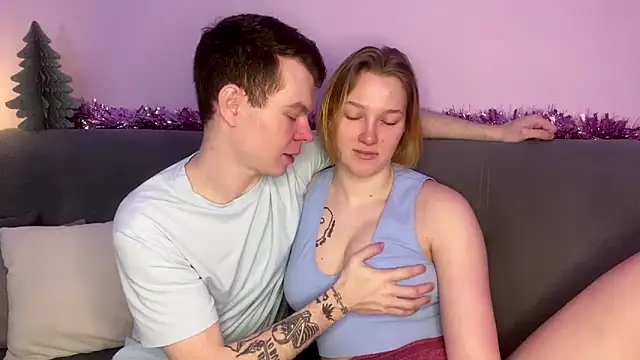 julielourens online show from 12/21/25, 08:21