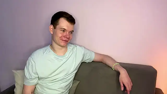 julielourens online show from 04/04/26, 08:01