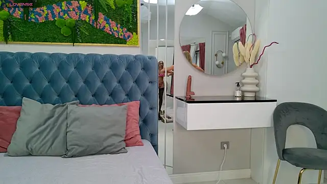 SiennaPierce online show from 11/15/25, 05:27