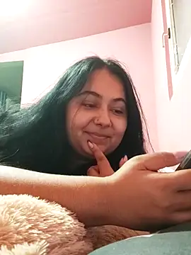 Snapshot of Melissa10 chatting on 12/01/25, 12:04 Melissa10 online show from 12/01/25, 12:04