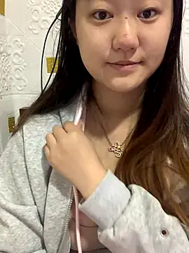 Snapshot of xialuo25 chatting on 10/20/25, 12:33 xialuo25 online show from 10/20/25, 12:33