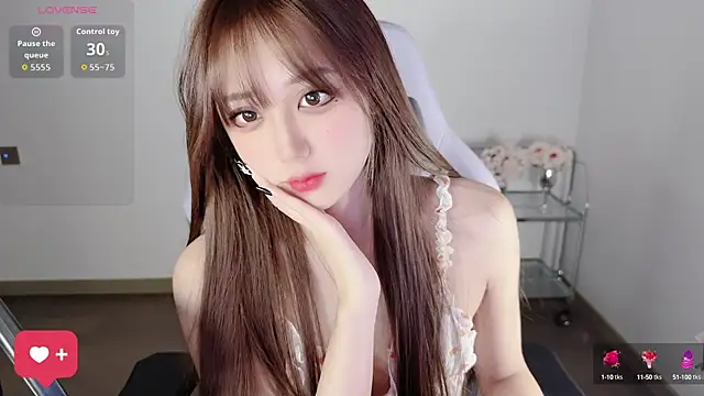 OwQoll online show from 10/15/25, 09:37