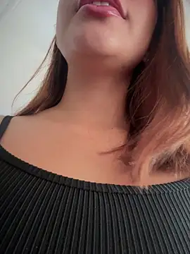 sara calderon online show from 03/31/26, 01:33