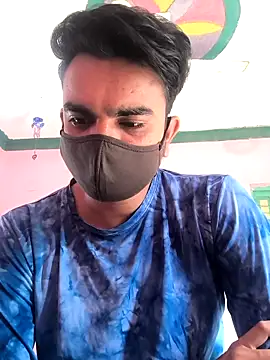 Snapshot of Riyansh_mehta chatting on 10/19/25, 04:35 Riyansh mehta online show from 10/19/25, 04:35