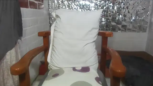 Snapshot of rose-crystal chatting on 10/04/25, 11:36 rose-crystal online show from 10/04/25, 11:36