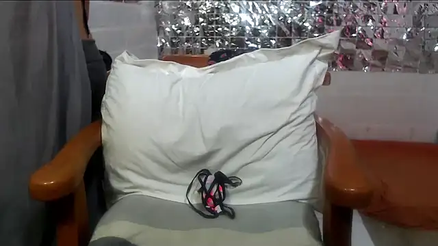 Snapshot of rose-crystal chatting on 11/02/25, 09:28 rose-crystal online show from 11/02/25, 09:28