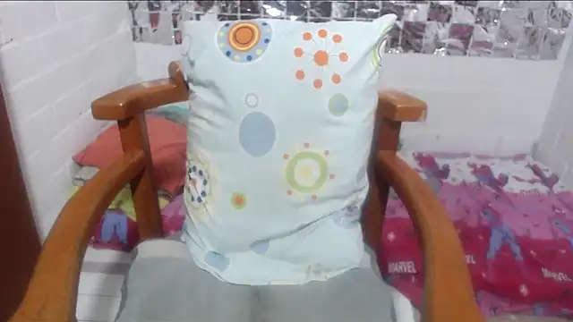 Snapshot of rose-crystal chatting on 12/16/25, 01:05 rose-crystal online show from 12/16/25, 01:05