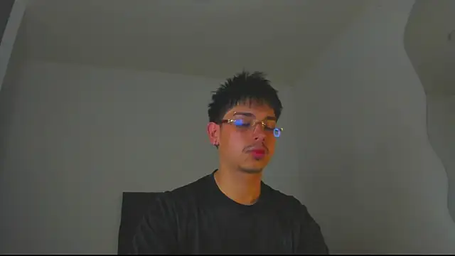Snapshot of Maximo_Miller chatting on 11/02/25, 06:54 Maximo Miller online show from 11/02/25, 06:54