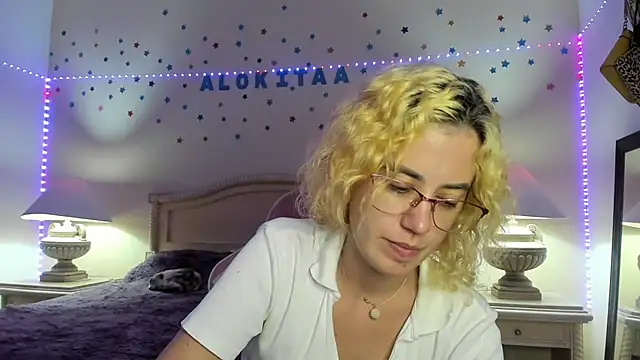 Snapshot of aalokitaa chatting on 11/04/25, 06:01 aalokitaa online show from 11/04/25, 06:01