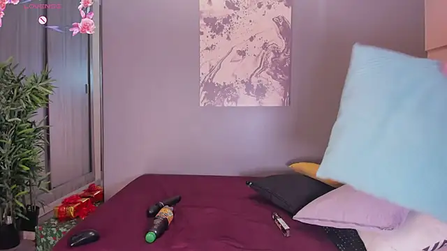 Snapshot of Hailey-Fox chatting on 12/03/25, 10:19 Hailey-Fox online show from 12/03/25, 10:19