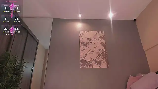 Snapshot of Hailey-Fox chatting on 12/19/25, 10:39 Hailey-Fox online show from 12/19/25, 10:39