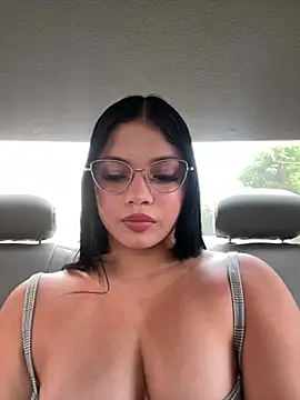 Snapshot of Hailey-Fox chatting on 02/14/26, 09:22 Hailey-Fox online show from 02/14/26, 09:22