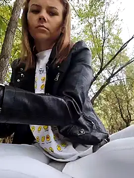 Snapshot of YOURLIKAA chatting on 09/22/25, 03:30 YOURLIKAA online show from 09/22/25, 03:30