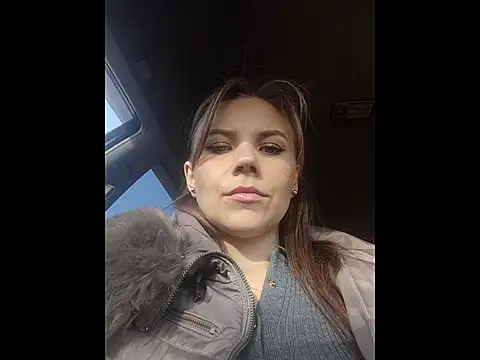 Snapshot of YOURLIKAA chatting on 12/03/25, 04:42 YOURLIKAA online show from 12/03/25, 04:42