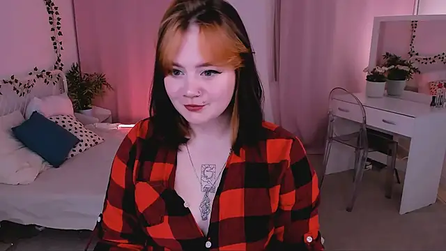 Snapshot of lunaalli chatting on 09/26/25, 04:44 lunaalli online show from 09/26/25, 04:44