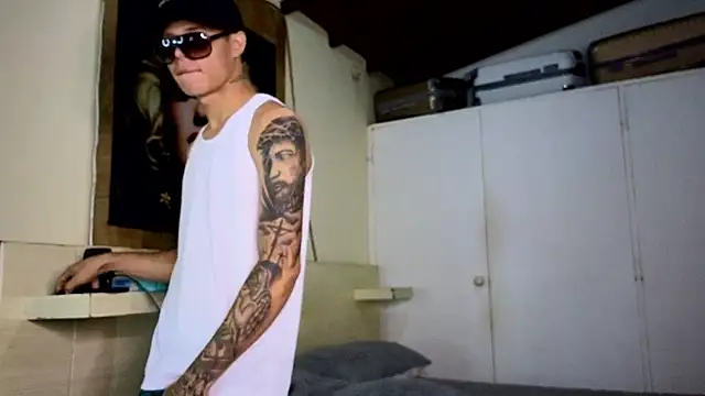 Snapshot of 777_camilo chatting on 09/27/25, 07:41 777 camilo online show from 09/27/25, 07:41