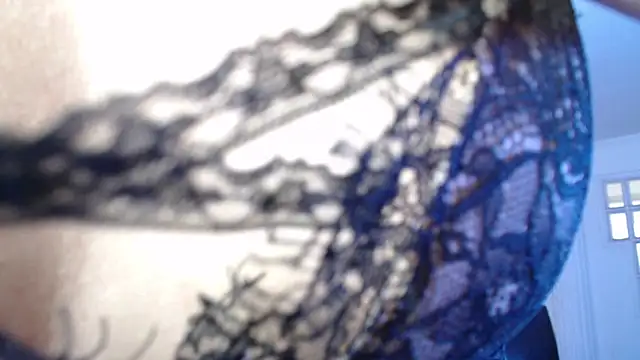 Snapshot of Pamela_Squirtt chatting on 09/17/25, 08:43 Pamela Squirtt online show from 09/17/25, 08:43