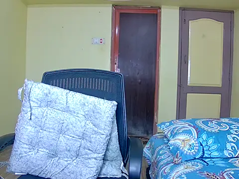 Snapshot of MasTANIYA chatting on 09/16/25, 01:28 MasTANIYA online show from 09/16/25, 01:28