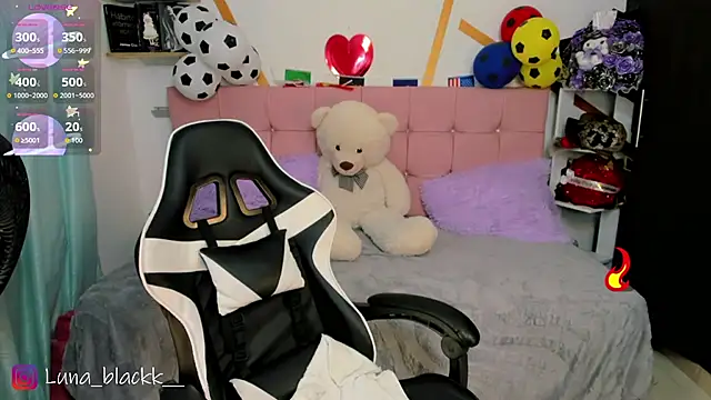 Snapshot of Luna_blackk chatting on 07/15/26, 09:09 Luna blackk online show from 07/15/26, 09:09