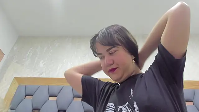 juliette pretty  online show from 12/02/25, 07:20