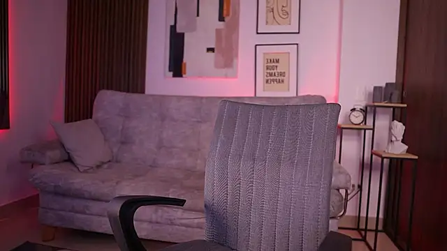 Snapshot of DaviesBrown chatting on 09/21/25, 09:16 DaviesBrown online show from 09/21/25, 09:16