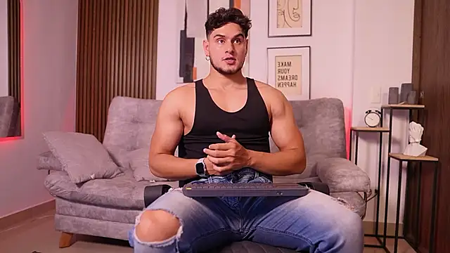 Snapshot of DaviesBrown chatting on 10/04/25, 08:40 DaviesBrown online show from 10/04/25, 08:40