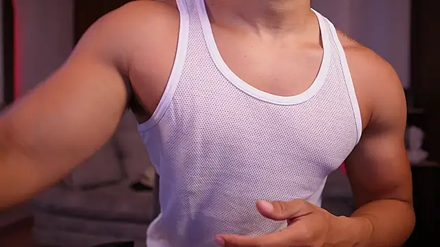 Snapshot of DaviesBrown chatting on 10/08/25, 08:28 DaviesBrown online show from 10/08/25, 08:28