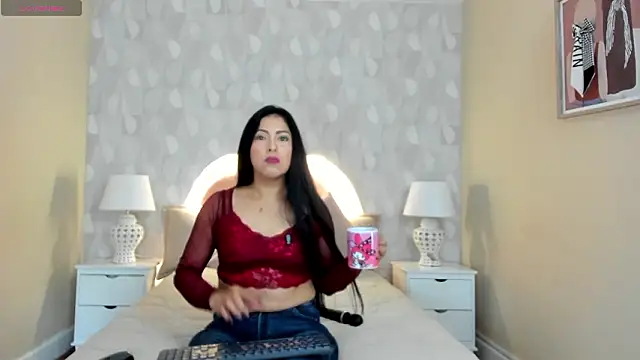 isabella milf  online show from 03/03/26, 07:20