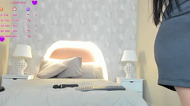 isabella milf  online show from 03/24/26, 07:08