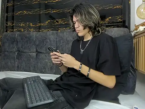 Diamond twink online show from 02/14/26, 02:58