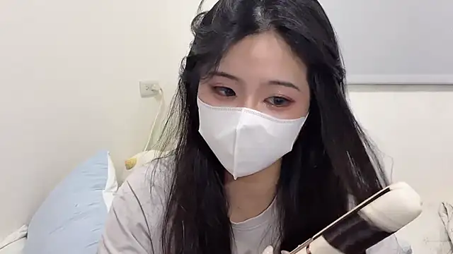 LHeart online show from 09/18/25, 02:19