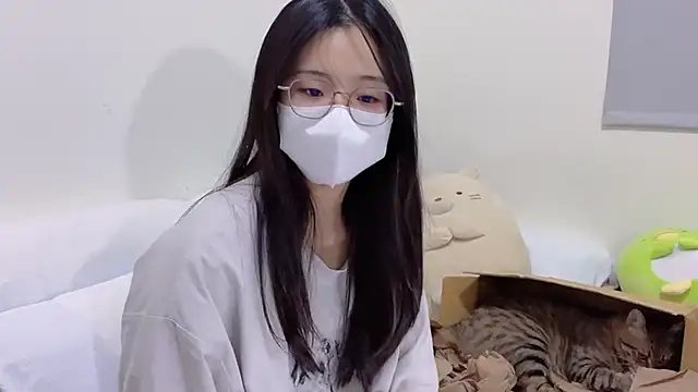 LHeart online show from 10/18/25, 03:24