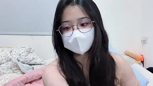 Snapshot of LHeart chatting on 05/29/26, 02:15 LHeart online show from 05/29/26, 02:15