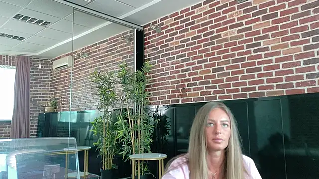 MayaHellen online show from 05/01/26, 05:45