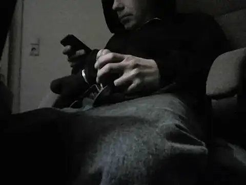 Snapshot of skateboy78 chatting on 01/31/25, 06:03 skateboy78 online show from 01/31/25, 06:03