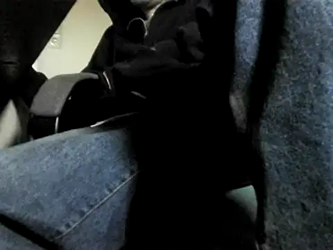 Snapshot of skateboy78 chatting on 02/24/25, 01:31 skateboy78 online show from 02/24/25, 01:31