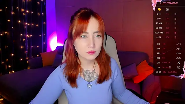 Snapshot of deboramoore chatting on 10/15/25, 02:22 deboramoore online show from 10/15/25, 02:22
