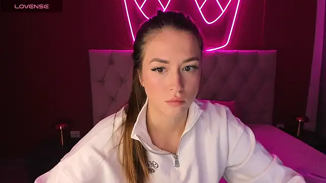 Snapshot of StacyWells chatting on 10/15/25, 02:22 StacyWells online show from 10/15/25, 02:22