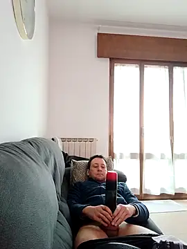 Snapshot of Alessio1987 chatting on 02/06/26, 09:45 Alessio1987 online show from 02/06/26, 09:45