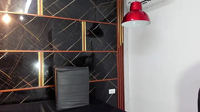 HannyThompson online show from 10/22/25, 06:40