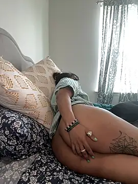 honeycombhalo online show from 04/13/26, 03:17