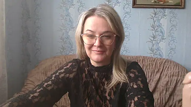 Snapshot of EleanoraDream chatting on 09/14/25, 06:34 EleanoraDream online show from 09/14/25, 06:34