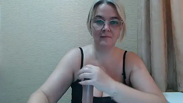 EleanoraDream online show from 06/16/26, 12:41