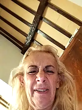 Snapshot of clarabell4 chatting on 11/06/25, 06:47 clarabell4 online show from 11/06/25, 06:47