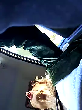 Snapshot of clarabell4 chatting on 11/12/25, 07:31 clarabell4 online show from 11/12/25, 07:31