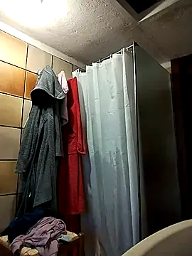 Snapshot of clarabell4 chatting on 11/17/25, 06:19 clarabell4 online show from 11/17/25, 06:19